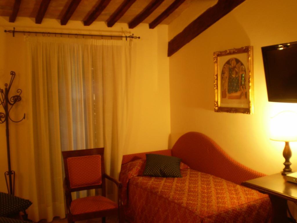 Country Hotel Poggiomanente Umbertide Exterior foto