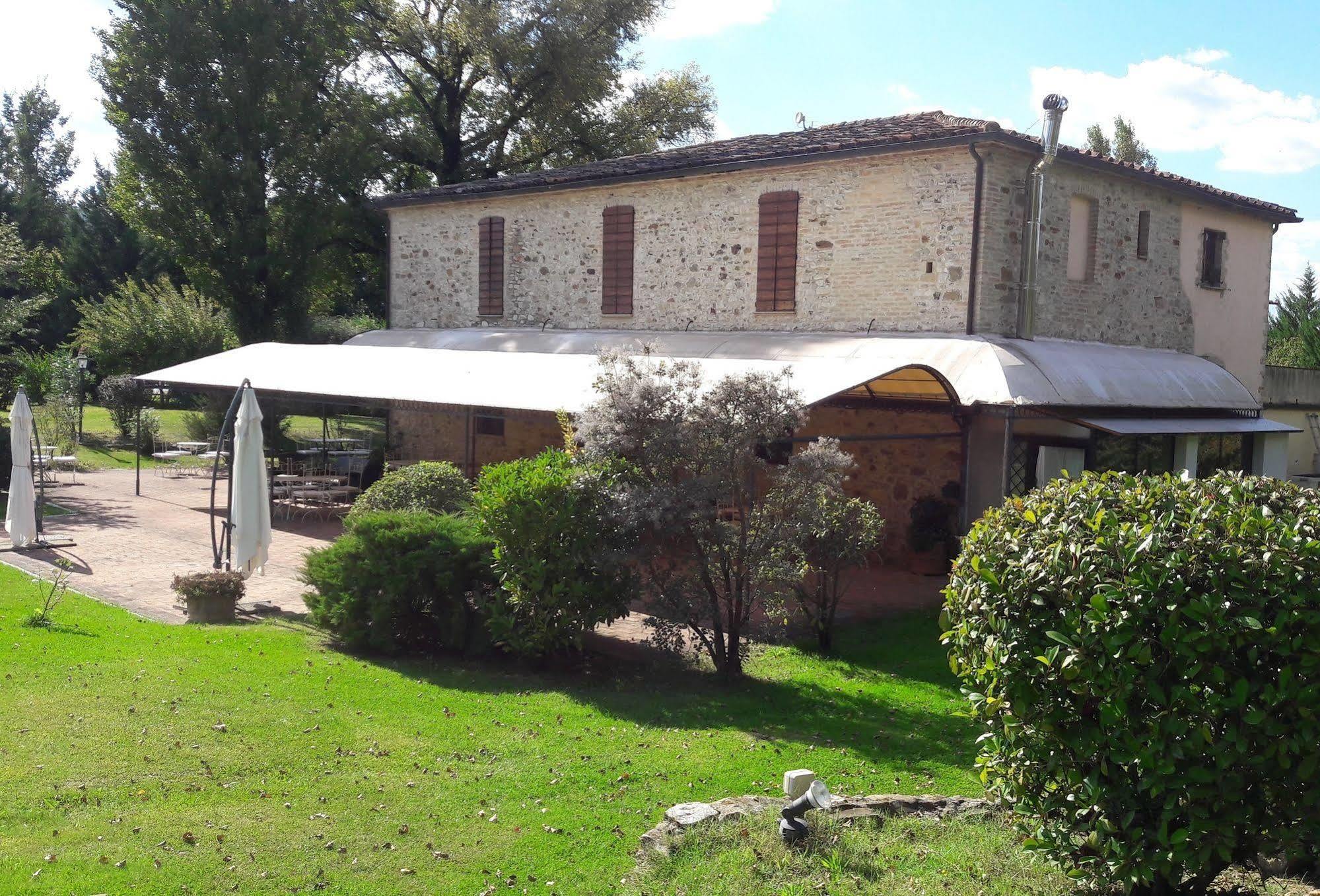 Country Hotel Poggiomanente Umbertide Exterior foto